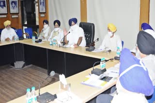 Akali Dal Core Committee said Center and Punjab to resolve the current stalemate as soon as possible