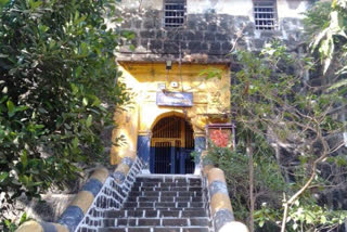 jail police suspended in Raigad