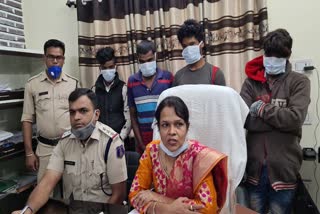 four-vicious-crooks-arrested-for-robbing-passers-by-in-sarakanda-of-bilaspur
