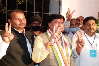 Congress candidate Rakesh Mavai