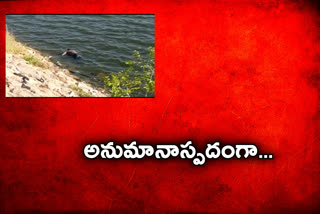 unknown person dead body found at nallacheruvu in wanaparthy