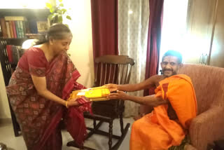 Pejavara Shree Met Nirmala Seetharaman