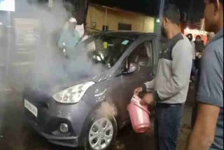 fire-in-a-moving-car-in-jamshedpur