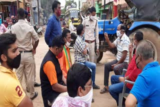 bjp-councilors-protest-against-irregularities-in-road-construction-work-in-jagdalpur