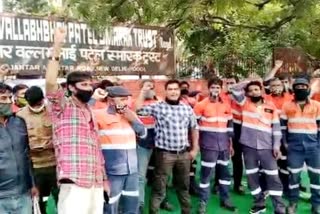 दरीबा खान लेड स्मेल्टर, lead smelter workers at Jantar Mantar