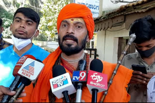 Rishikumara Swamiji of Kalimutt shouts on CT Ravi, BSY