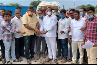 cotton purchasing center open at narayanakhed in sangareddy district