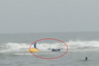 boat-capsized-during-water-sports-in-puri