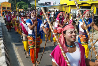 आस्था और भक्ति में झूमे श्रद्धालु