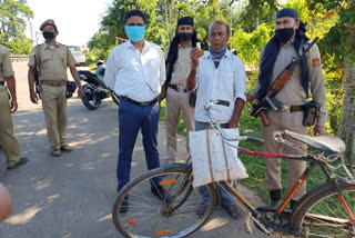 ধৰ্মনগৰত সোণসহ সৰবৰাহকাৰী আটক