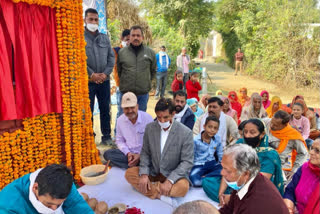 सड़क निर्माण के भूमिपूजन कार्यक्रम