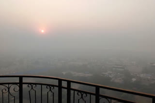 ग्रेटर नोएडा में 330 AQI