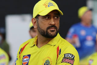 MS Dhoni might give the CSK captaincy to Faf du Plessis