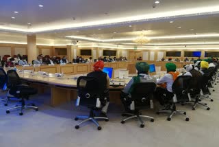 Meeting of 30 farmers organizations with Union Ministers continues