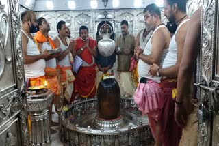 worship-of-baba-mahakal-on-dhanteras