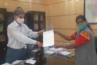 mayor-asha-lakra-submitted-memorandum-to-chief-secretary-in-ranchi