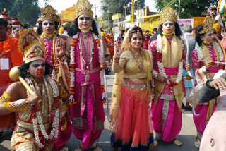 earthen-lamps-lit-on-the-bank-of-river-saryu-in-ayodhya-as-part-of-deepotsava