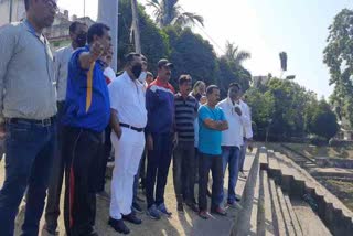 health-minister-inspects-chhath-ghats-in-jamshedpur