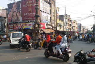 दिवाली पर भीलवाड़ा बाजारों में भीड़, Crowd in Bhilwara markets on Diwali