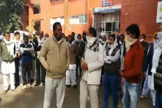 bhuna sugar mill employees protest in front of cm manohar lal house