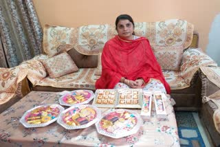 Farhana Khan of Morena made chocolate crackers for Diwali