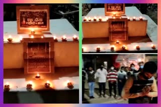 Youth paid tribute to the martyred soldiers in chatarpur delhi