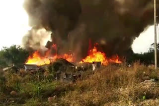 fire in slums area in saketadi village panchkula