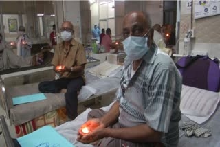 Doctors celebrate Diwali with COVID patients in Vadodara