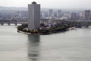 North Korea hotel where not alloed to fifth floor