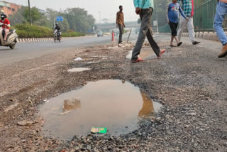 water filled on ring road due to delhi jal board negligence