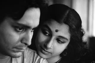 Sharmila tagore mourns over Soumitra chatterjee