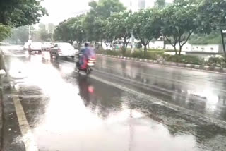 Delhi oil rain