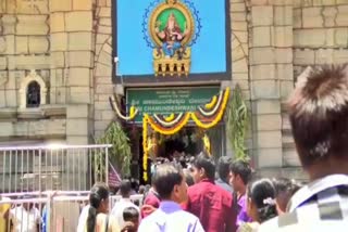 thousands of devotees visits to chamundi temple