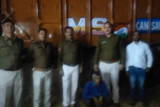 Truck caught with 11 lakh soybean van