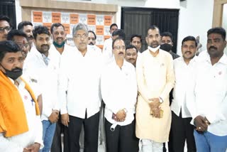 bjp-succeeds-in-removing-sadabhaus-displeasure-in-sangli