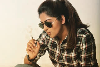 Rachita hold Cigarette again