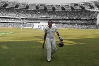 tendulkar-reveals-special-gift-lara-gayle-presented-him