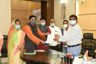 Delegation of JPCC met Chief Minister Hemant Soren in ranchi