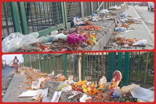 a mess of garbage on Chota Haridwar Ganga Canal Bridge after festivals