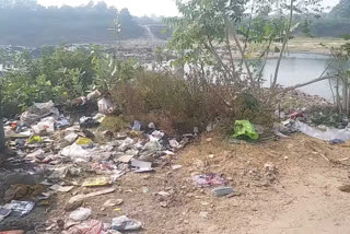 people upset due to lack of cleanliness of chhath ghat in jamshedpur