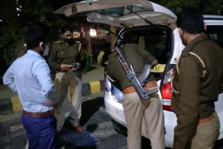 Noida on alert after arrest of terrorists