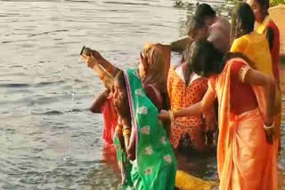 devotees gathered in deoghar shivganga