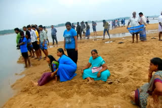 trichy cauvery river bank, boys missing in trichy cauvery river bank, காவிரி ஆற்றில் மூழ்கி பலி, காவிரி ஆற்றில் மூழ்கி உயிரிழந்த சிறுவர்கள், ஆற்றில் மூழ்கி சிறுவர்கள் பலி, Boys drowned in cauvery river, ஆற்றில் மூழ்கி உயிரிழந்த உதவி பேராசிரியர்