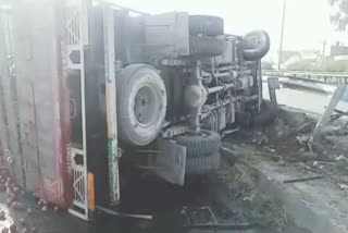 cleaner dies due to truck overturning in Kurukshetra