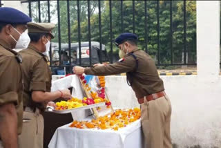 गार्ड ऑफ ऑनर देकर रानी लक्ष्मी बाई को किया नमन