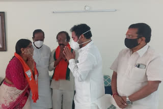 Trs senior leader Praful Ram Reddy-Padmaja couple who joined BJP