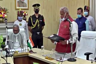 former cm jitan ram manjhi take oath as a protem speaker