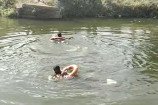 A boy died by drwoned in to water in Lakshmeshwar