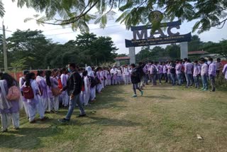 National highyway block protest by student bongaigaon assam etv bharat news