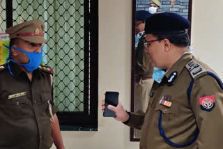 लखनऊ पुलिस कमिश्नर डीके ठाकुर ने हुसैनगंज कोतवाली का किया निरीक्षण.